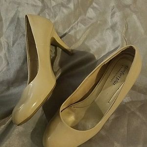 Comfort plus by predictions nude pumps